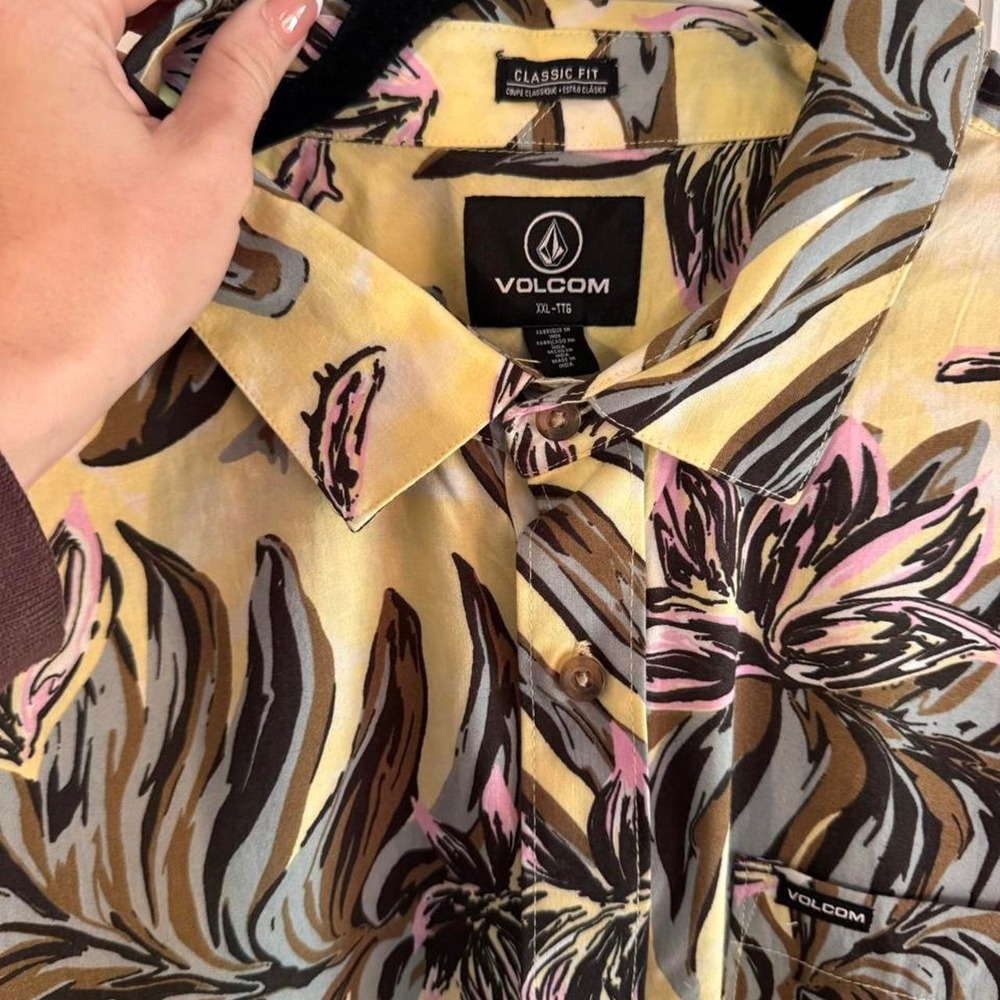 Volcom Button Down - Picture 5 of 8
